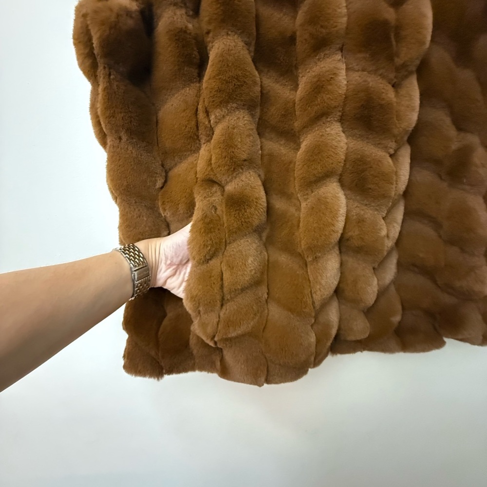 Via Spiga Chevron Faux Fur Vest L - Picture 2 of 5